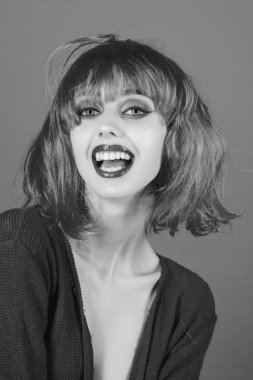 moda model kırmızı dudaklar.