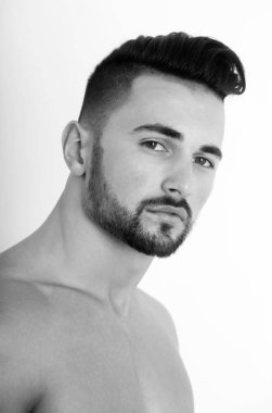 adam ya da sakallı yakışıklı gösterilen göğüs uygun