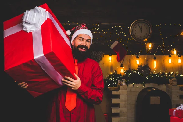 Santa affärsman i kostym. Rolig Santa önskar god jul och gott nytt år. Gåva text kopia utrymme. Nya året försäljning. Jul rea. Julfest. — Stockfoto