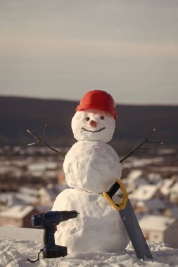 Kar gördüm ve tornavida ile yeni yıl kardan adam