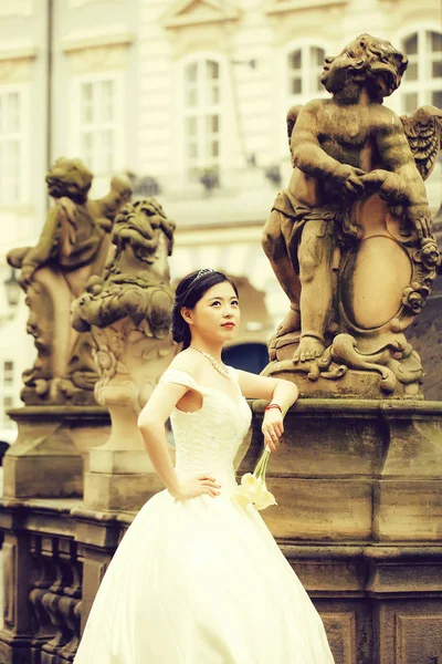 Китайская милая молодая невеста — стоковое фото