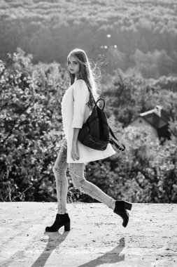 Güneşli güzel kız