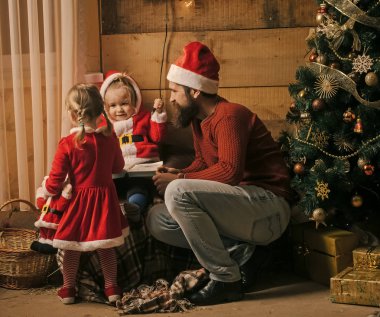 Yeni yıl küçük kız ve erkek, peri masalı.