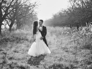 Düğün iki açık yürüyor