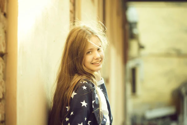 Teen cute girl outdoor — Stock Photo, Image