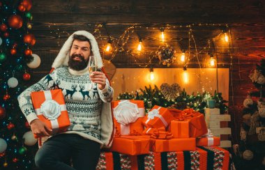 Noel Baba mutlu noeller diliyor. Yeni yıl arifesi. Yeni yıl partisi. Noel Baba mutlu Noeller diliyor. Noel Baba evde..