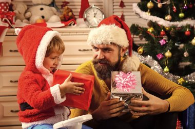 Mutlu aile yeni yılı ve Noel 'i kutluyor..