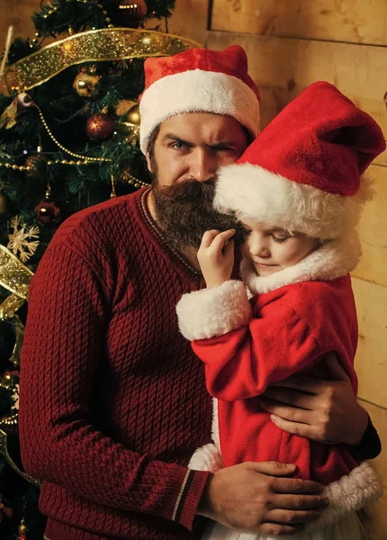 Natale uomo e bambina bambino leggere libro — Foto Stock