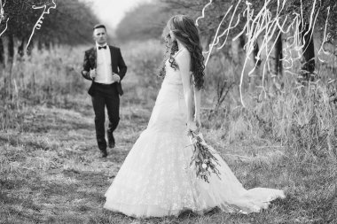 Düğün iki açık yürüyor