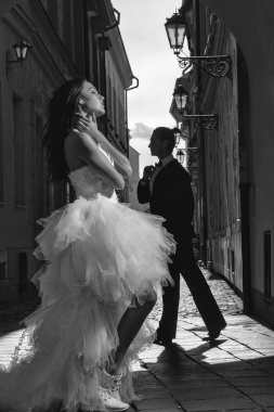 güzel gelin ve yakışıklı damat