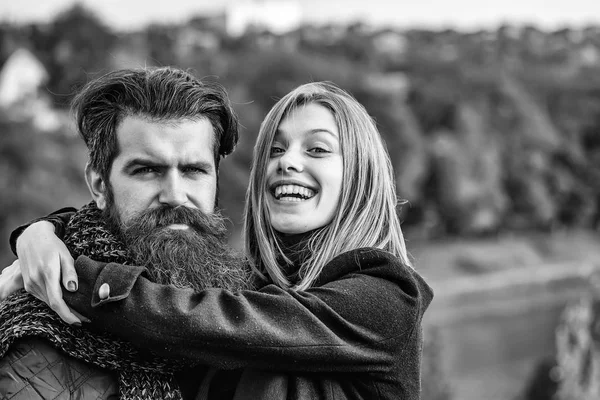 Young Happy Couple Pretty Girl Bearded Man Hipster Embracing Outdoors — Stock Photo, Image