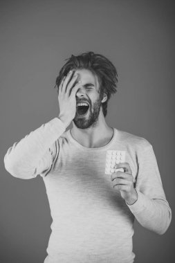 Soğuk, grip ve baş ağrısı tedavi, hipnotik tablet.