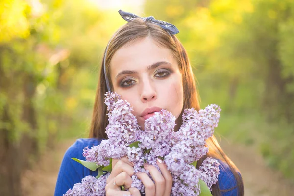 Spring everywhere. Natural beauty and spa therapy. Summer girl with long hair. face and skincare. Travel in summer. Woman with fashion makeup. Spring woman. Springtime and vacation — Stock Photo, Image