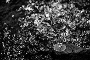 Winwe cam su yakınında