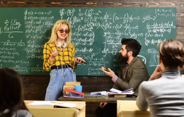 Öğrenci adanmış ve onun hedeflere ulaşmak için kendi kendine disiplinli olacaktır. Öğretmen bir en önemli nitelikleri sabır olduğunu söyleyecektir. Uluslararası öğrenci online test bireysel yapma