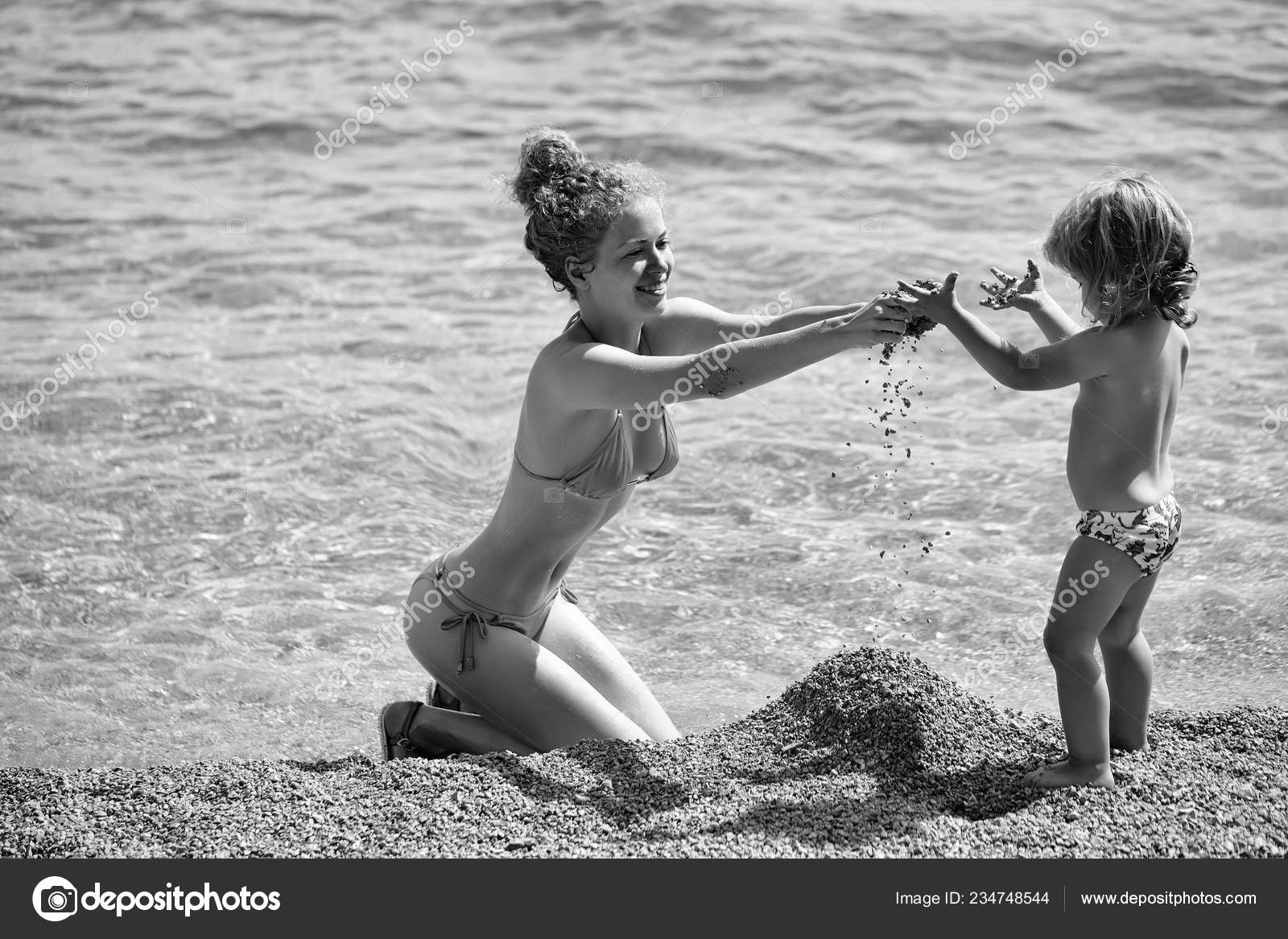 сын на пляже голым фото 52