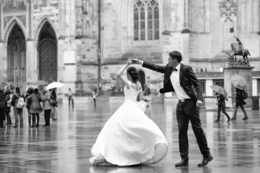 Çince damat ve gelin dans