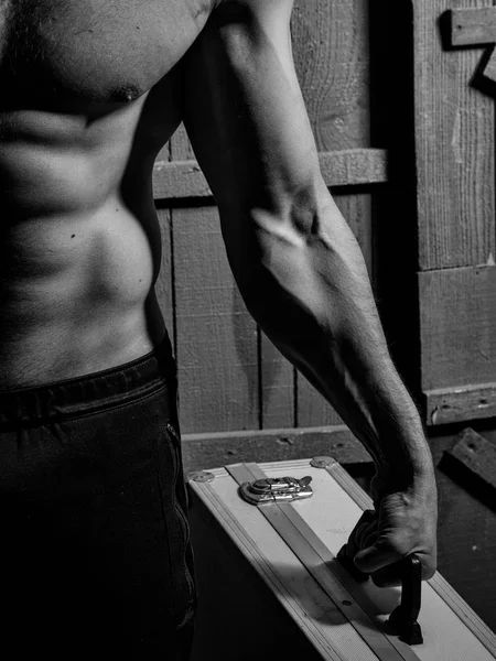 가방으로 근육 소년 — 스톡 사진