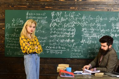 Başarılı öğretmenler belirli içerik uzmanlığa sahip. Özel ders bilgileri açıklamak olan ve öğrencilerin tepki olduğunu. Öğretmenler her zaman okul toplumu önemli bir parçası olan.