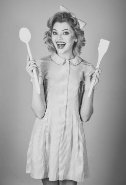 Retro kadın yemek, cinsiyet eşitsizliği.