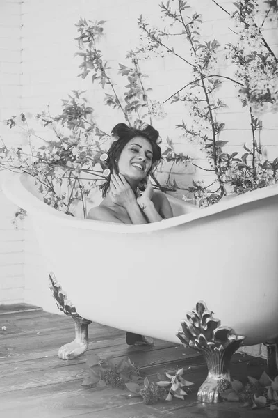 Relaxare de primăvară în baie . — Fotografie, imagine de stoc