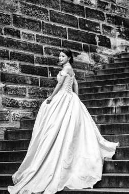 Güzel gelin merdivenlerinde standları