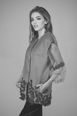 Halk bak, Kuaför, makyaj.