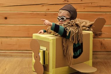 Uçak inşaat, eğitim.