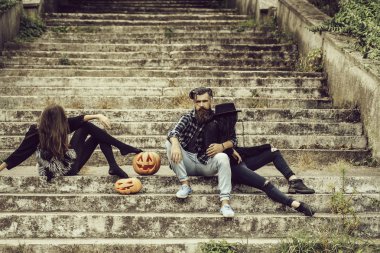 Cadılar Bayramı adam ve kızı ile kabak