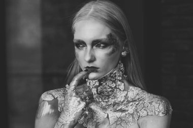 Sanat makyaj, yaratıcı bodyart kadınla
