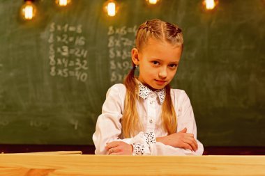 gelecekteki eğitim. gelecekteki eğitim modern Okulu'nda. gelecekteki eğitim güzel kız için. gelecekteki eğitim ve yeni teknoloji.