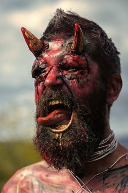 Cadılar Bayramı şeytan adam Dil Gösterilen sakallı