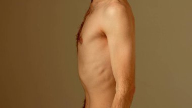 Zayıflama ve kilo kaybı. İnce erkek gövde. Sıska kaba göbek abs. yalın vücut kitle. Spor ve fitness. Sağlıklı bir diyet ve beslenme. Spor ve sağlık