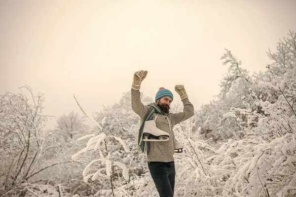 冬のひげ暖かい熱ジャケットの男. — ストック写真