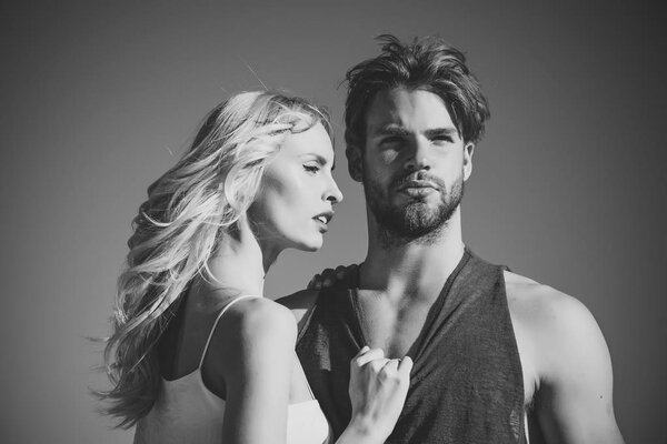 Семейная пара мужчина и сексуальная девушка, доверие
.