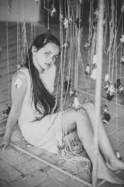 çiçekler çok güzel çocuk