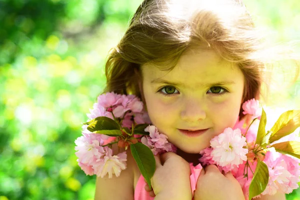 Spring style. Small child. Natural beauty. Childrens day. Springtime. weather forecast. Little girl in sunny spring. Summer girl fashion. Happy childhood. face and skincare. allergy to flowers — Stock Photo, Image