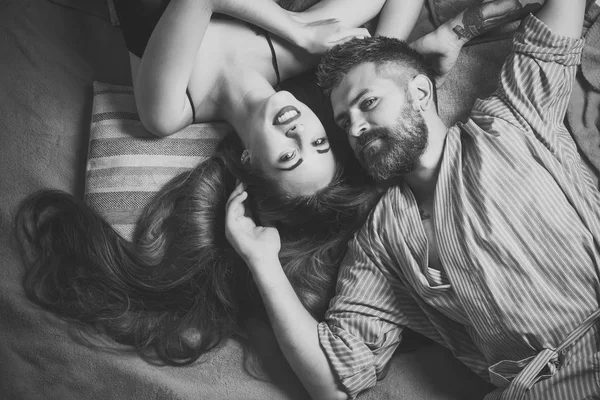 Couple in love sleep on floor. — Stock Photo, Image