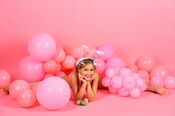 Voorjaar vakantie, kindertijd geluk. — Stockfoto