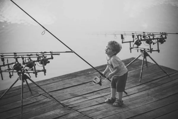 Pesca, pesca con caña, actividad, aventura, deporte —  Fotos de Stock