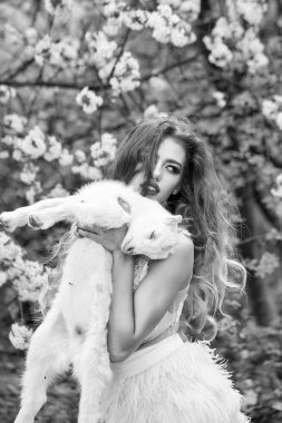 Çiçeği keçi kadınla