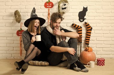 Cadılar Bayramı adam ya da eşarp maço