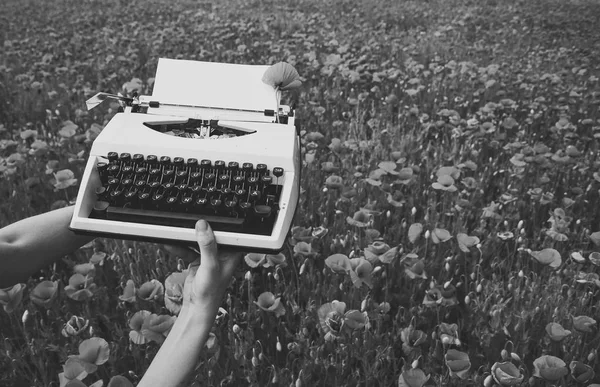 Close up of female using blank and typewriter. — Stock Photo, Image