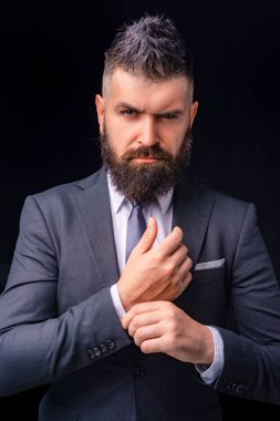 Erkek takım elbise moda. Toplantı uymak. İşadamı koyu gri elbiseli. Klasik takım elbise, gömlek ve kravat adam. İş emin. Üst yönetici.