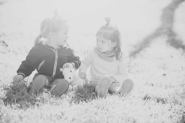 Kinder, Freunde, Freundschaft — Stockfoto