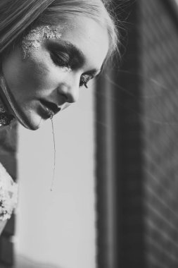 Cadılar Bayramı kadın vampir yaratıcı sanat ile makyaj