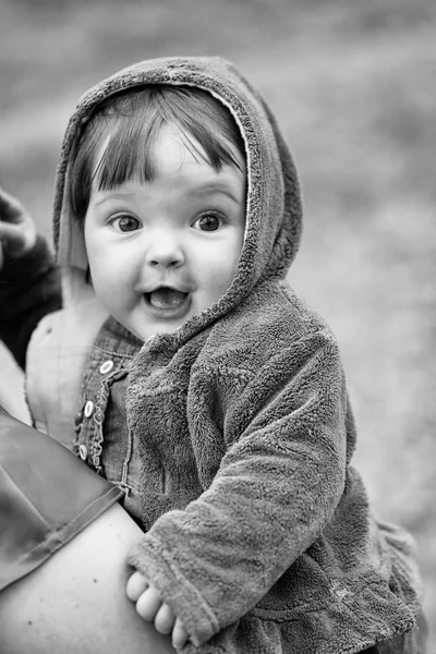 Hübsches kleines Mädchen — Stockfoto