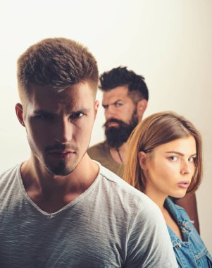 Aile psikolog terapisi. Kulüp sorunları olan kişiler için. Umuyor ve istiyor. depresyon ve intihar eğilimleri kız iki erkek. İnsan ilişkileri seviyorum. Çift ciddi adam