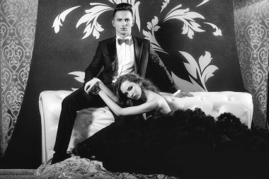 yakışıklı erkek ve zarif kadın