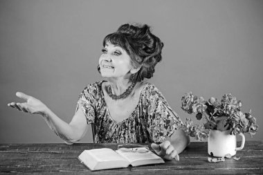 Öğretmen ya da Profesör, eğitim, öğretmenler günü.